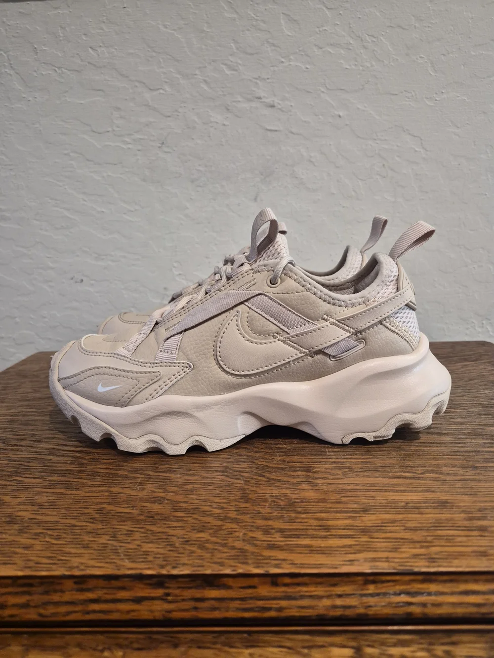 Nike Women's Beige/Light Pink React-Style Casual Trainer